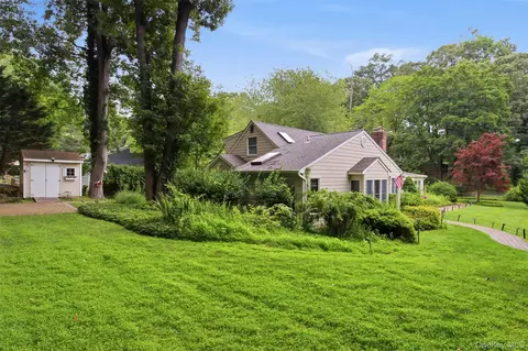Exterior - 19 Eckernkamp Dr, Smithtown, NY 11787 photo 6 of 6