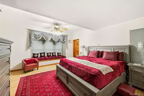 Bedroom - 19 Eckernkamp Dr, Smithtown, NY 11787 photo 1 of 6