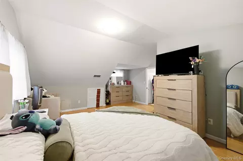 Bedroom - 19 Eckernkamp Dr, Smithtown, NY 11787 photo 6 of 6