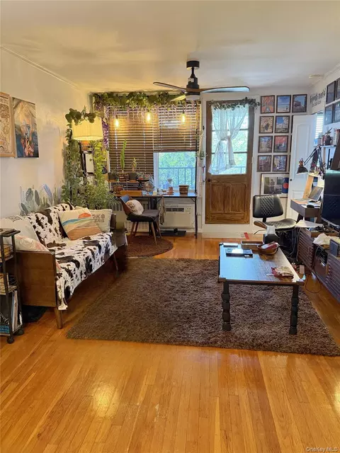 34-43 60th St #6K, New York, NY 11377