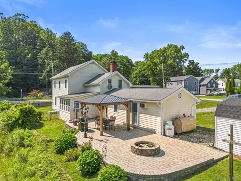 39 Main St, Beekman, NY 12570