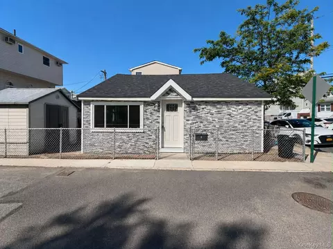 11 Ivan Ct, Brooklyn, NY 11229