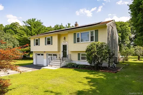 38 Forest Valley Rd, Pleasant Valley, NY 12569