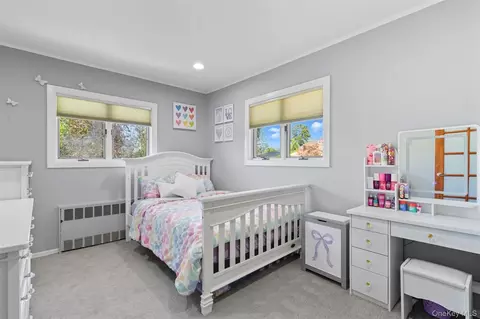 Bedroom - 17 Willben Ln, Plainview, NY 11803 photo 1 of 5