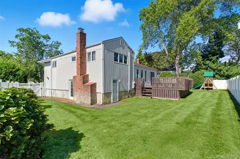Exterior - 17 Willben Ln, Plainview, NY 11803 photo 6 of 7
