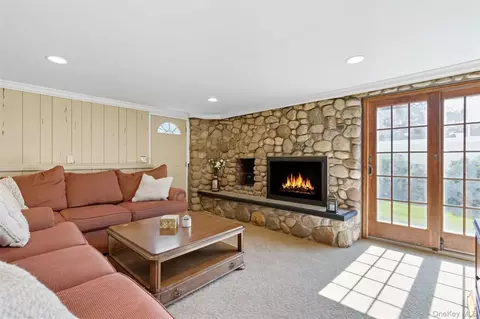Other - 17 Willben Ln, Plainview, NY 11803 photo 3 of 4