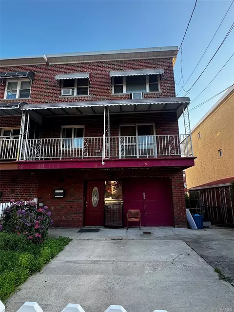 958 E 226th St, New York, NY 10466