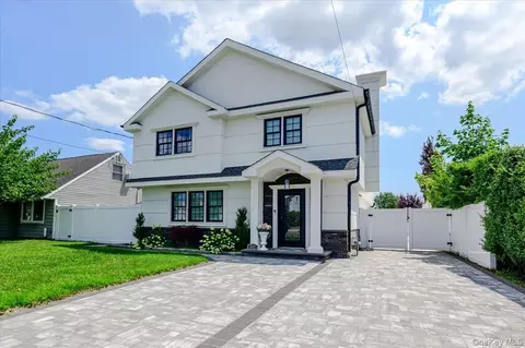 247 Forest Ave, Massapequa, NY 11758