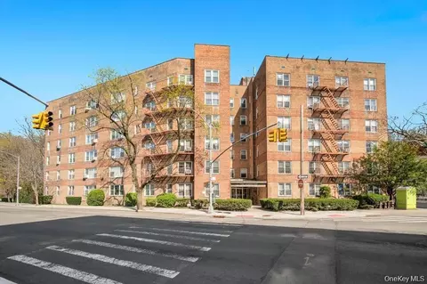 74-45 Yellowstone Blvd #5G, New York, NY 11374