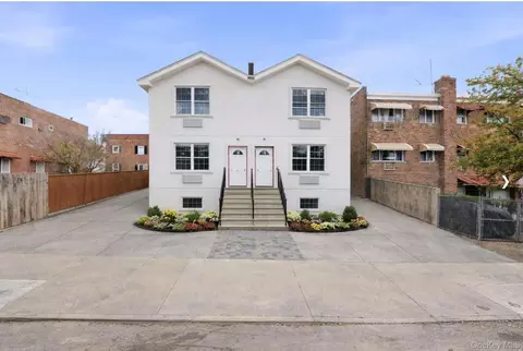 957 E 229th St, New York, NY 10466 photo 2