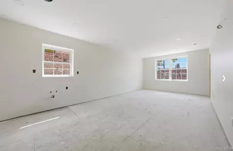 957 E 229th St, New York, NY 10466 photo 15