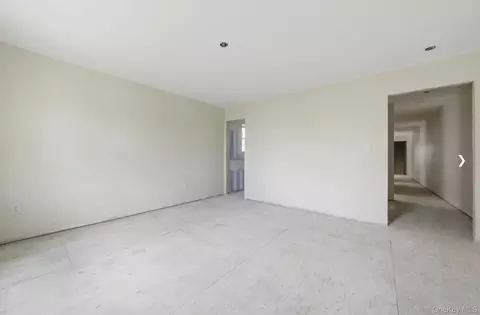 957 E 229th St, New York, NY 10466 photo 17