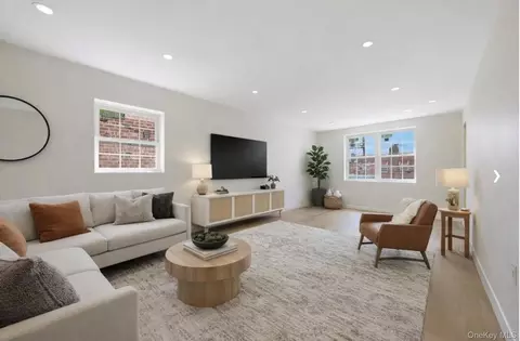 957 E 229th St, New York, NY 10466 photo 4