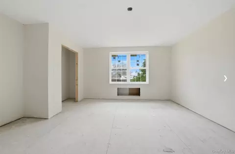 957 E 229th St, New York, NY 10466 photo 13