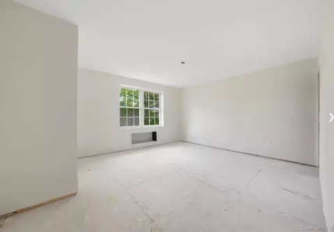 957 E 229th St, New York, NY 10466 photo 18