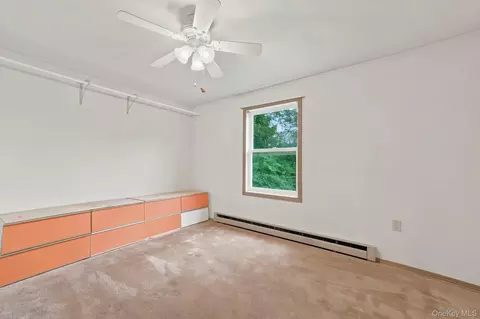 Bedroom - 86 Spackenkill Rd, Poughkeepsie, NY 12603 photo 2 of 5