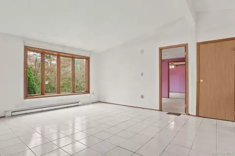 Living - 86 Spackenkill Rd, Poughkeepsie, NY 12603 photo 3 of 5