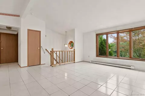 Living - 86 Spackenkill Rd, Poughkeepsie, NY 12603 photo 2 of 5