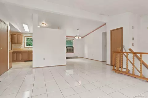 Living - 86 Spackenkill Rd, Poughkeepsie, NY 12603 photo 4 of 5