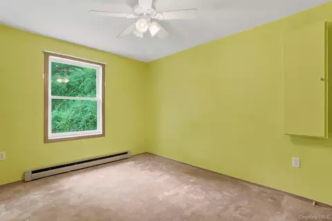 Bedroom - 86 Spackenkill Rd, Poughkeepsie, NY 12603 photo 1 of 5