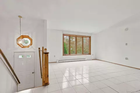 Living - 86 Spackenkill Rd, Poughkeepsie, NY 12603 photo 1 of 5