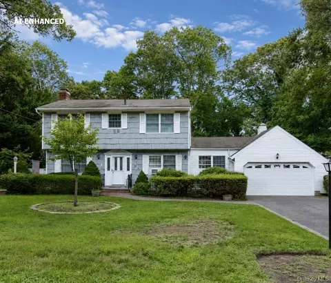 8 Skyview Ln, Stony Brook, NY 11790