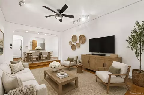 2160 Bronx Park E #6J, New York, NY 10462