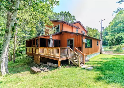15 Winterthur Rd, Woodridge, NY 12789