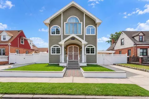 1011 Bay 24th St, Far Rockaway, NY 11691