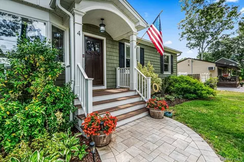Exterior - 4 Coleman Ave, Patchogue, NY 11772 photo 2 of 8