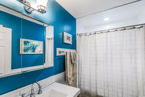Bath - 4 Coleman Ave, Patchogue, NY 11772 photo 2 of 2