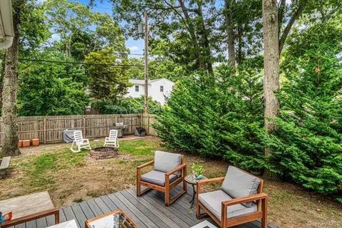 Exterior - 4 Coleman Ave, Patchogue, NY 11772 photo 4 of 8