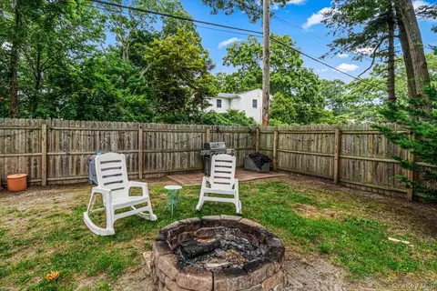 Exterior - 4 Coleman Ave, Patchogue, NY 11772 photo 7 of 8
