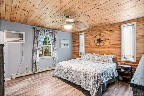 Bedroom - 4 Coleman Ave, Patchogue, NY 11772 photo 1 of 6