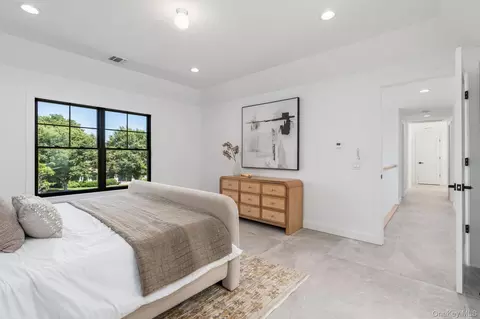 Bedroom - 2790 Stanley Rd, Mattituck, NY 11952 photo 4 of 6