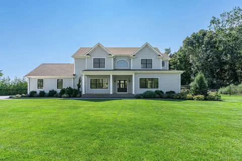 Exterior - 2790 Stanley Rd, Mattituck, NY 11952 photo 1 of 3