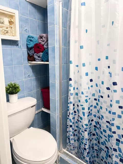 Bath - 554 Central Ave, Brooklyn, NY 11207 photo 1 of 2
