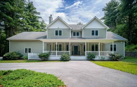 49 Barkit Kennel Rd, Pleasant Valley, NY 12569