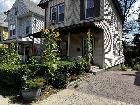 44 Claremont Pl, Mount Vernon, NY 10553