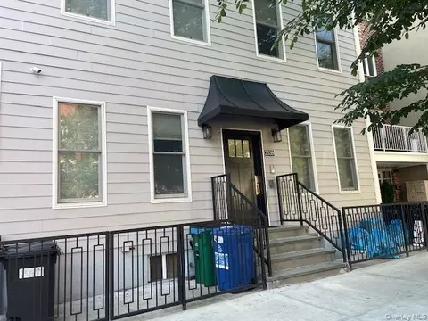 25-39 38 St, New York, NY 11103