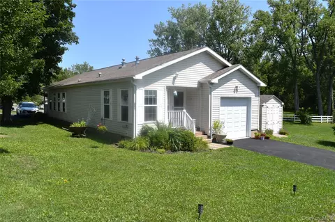 201 Brittany Ter, Rock Tavern, NY 12575