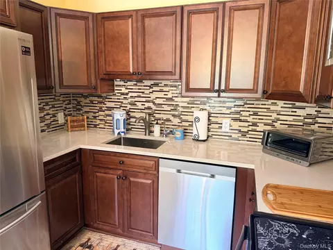 Kitchen - 42 Manor Dr #42, Cornwall, NY 12518 photo 2 of 4