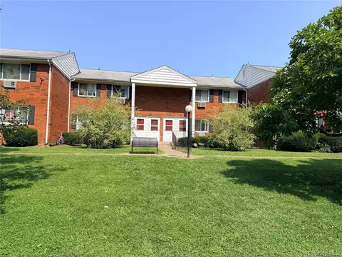 Exterior - 42 Manor Dr #42, Cornwall, NY 12518 photo 2 of 2