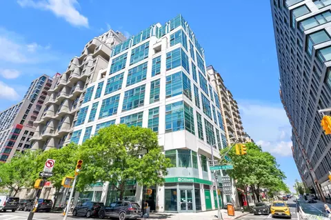 2415 Queens Plz N #6B, New York, NY 11101