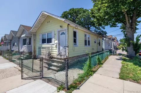3255 Barkley Ave #A, New York, NY 10465