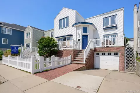 9 Vinton St, Long Beach, NY 11561