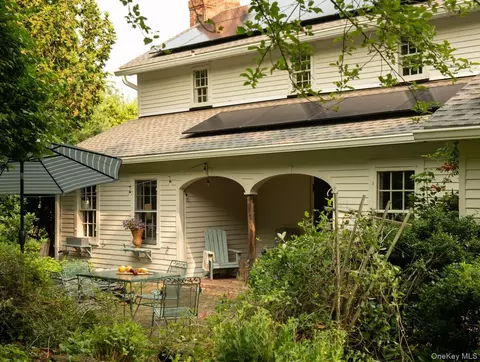 210 Bate Rd, Craryville, NY 12521