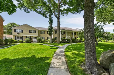 264 Parkside Dr, Ramapo, NY 10901