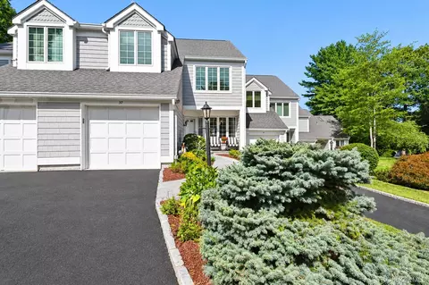 37 Clarewood Dr, Greenburgh, NY 10706