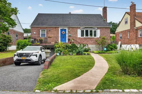 207 Clunie Ave, Yonkers, NY 10703